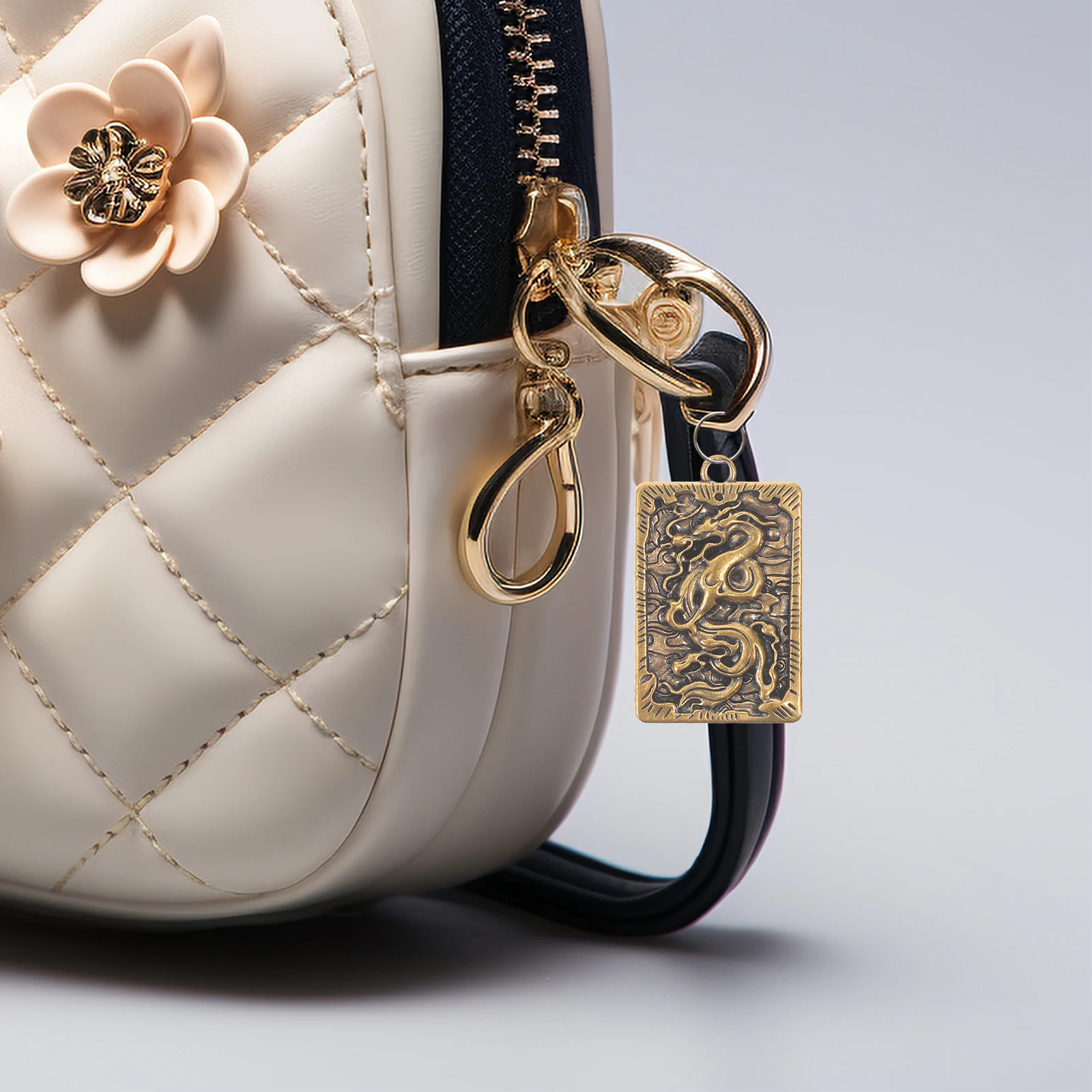 

2pcs Brass Keychain Pendant Dragon Phoenix Amulet Tag Good Fortune Charm Handcrafted Retro Decorative Jewelry Parts Keyring