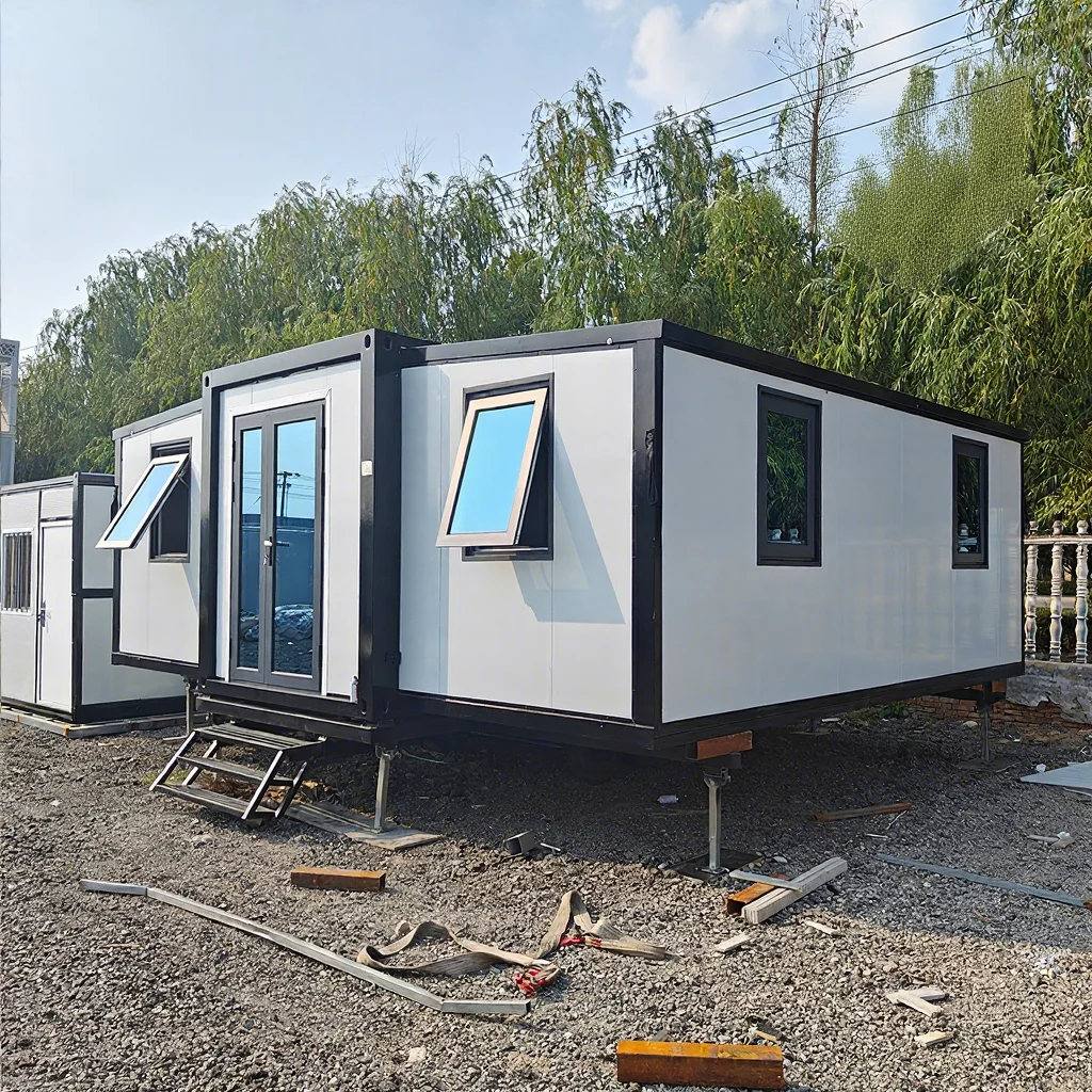 Expandable Container Prefabricated House 3 Bedrooms Living Room Kitchen Bathroom Sandwich Panel Construction Galvanized Steel