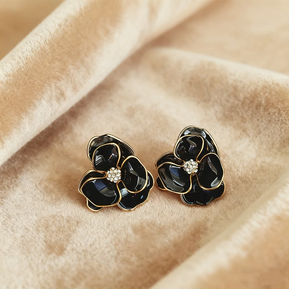 

Gold Plated Flower Stud Earrings Enamel Hypoallergenic Trendy Women's Daily Wear Party Earrings for Girls Face Flattening