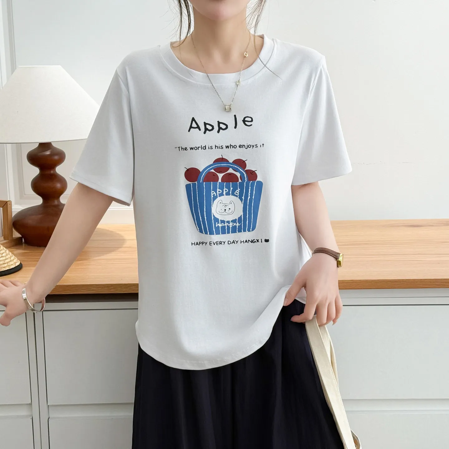 

Летняя женская хлопковая футболка больших размеров 2026 с мультяшным принтом «Фруктовая корзина», круглый вырез, повседневная свободная приталенная модель для пышных дам 2613