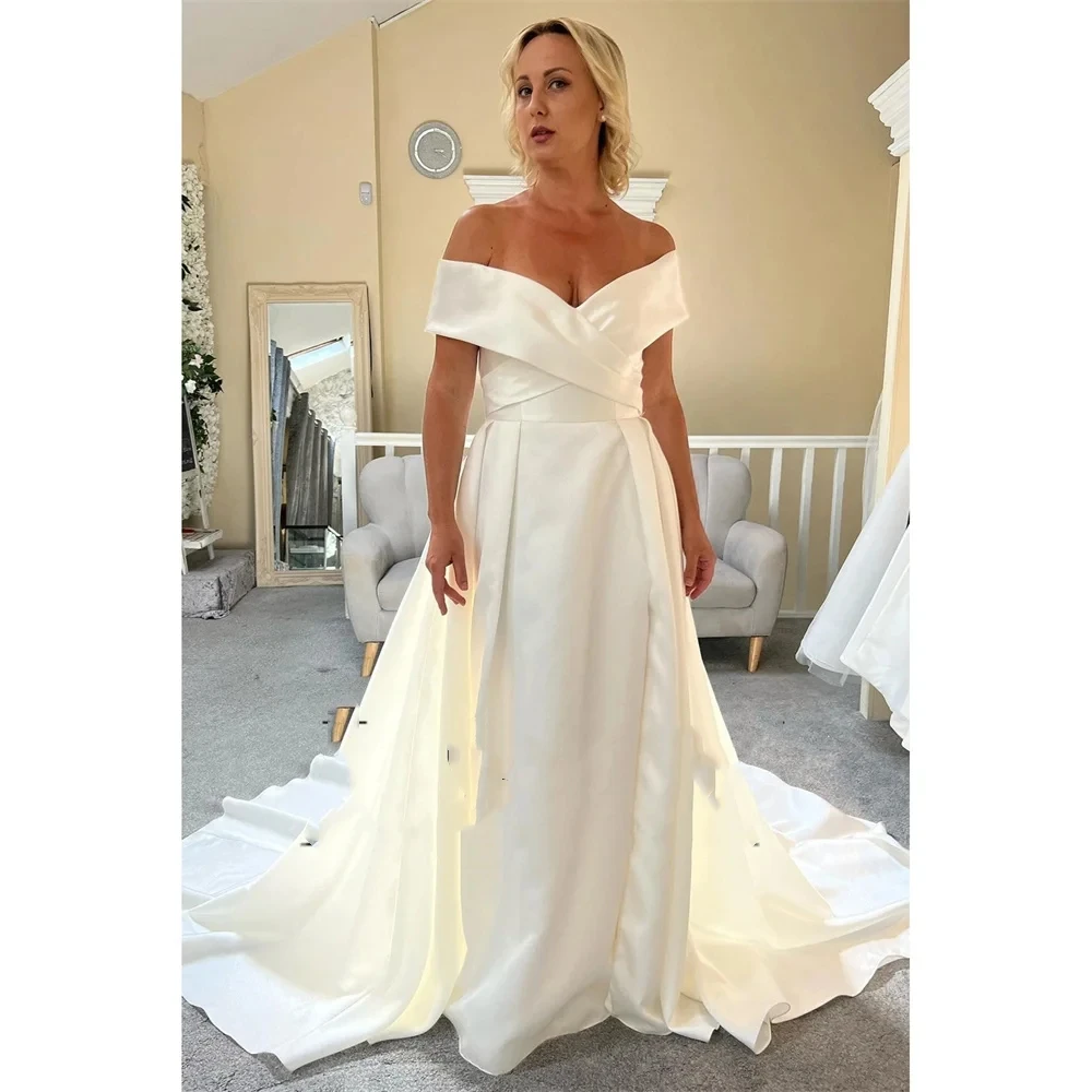 Robe de mariée trapèze en Satin plissée, épaules dénudées, Simple, fente latérale haute, fermeture éclair au dos, traîne Court, élégante pour femmes, personnalisée aux mesures