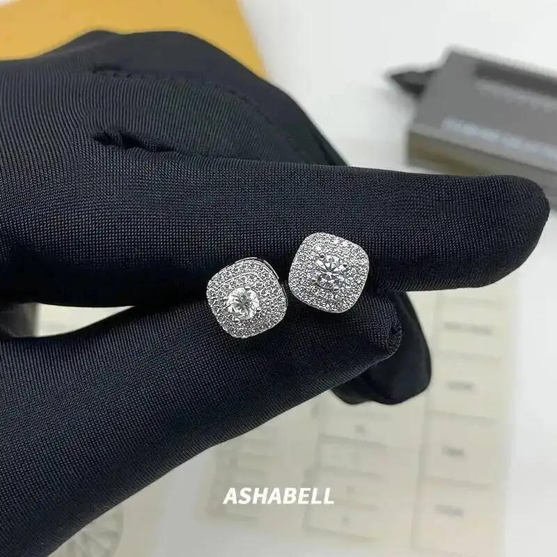 Stud Earring 925 Sterling Silver Luxury Exquisite Wedding Shining Hiphop Square Claw Setting Moissanite Diamond for Men or Women