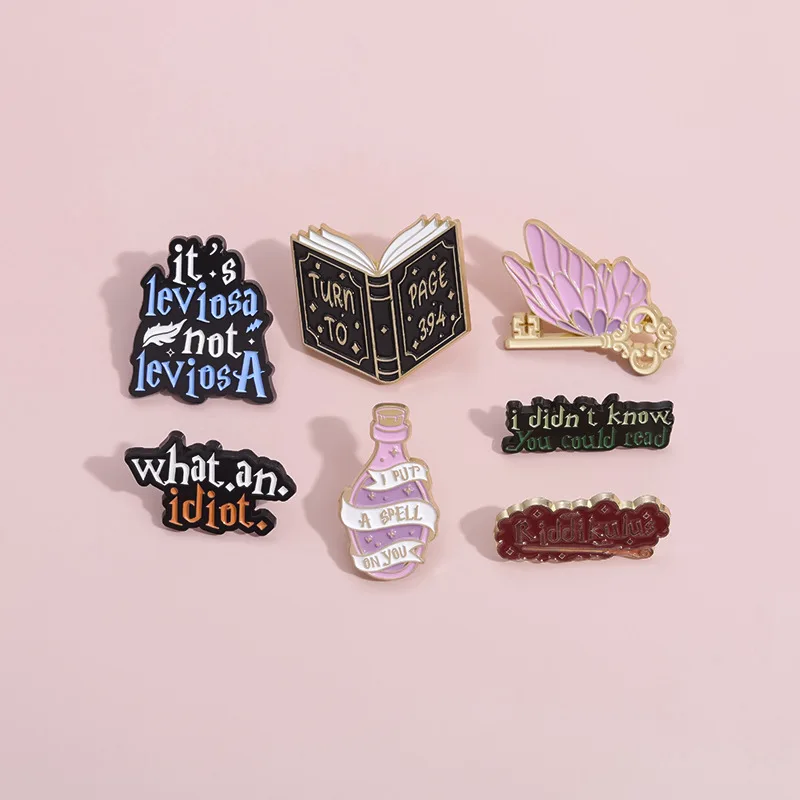 ما هو أحمق ، ماجيك مدرسة المينا دبابيس الكرتون الساحر ماستر مفتاح كتاب التلبيب شارات معالج الفيلم بروش ظهره مجوهرات هدايا