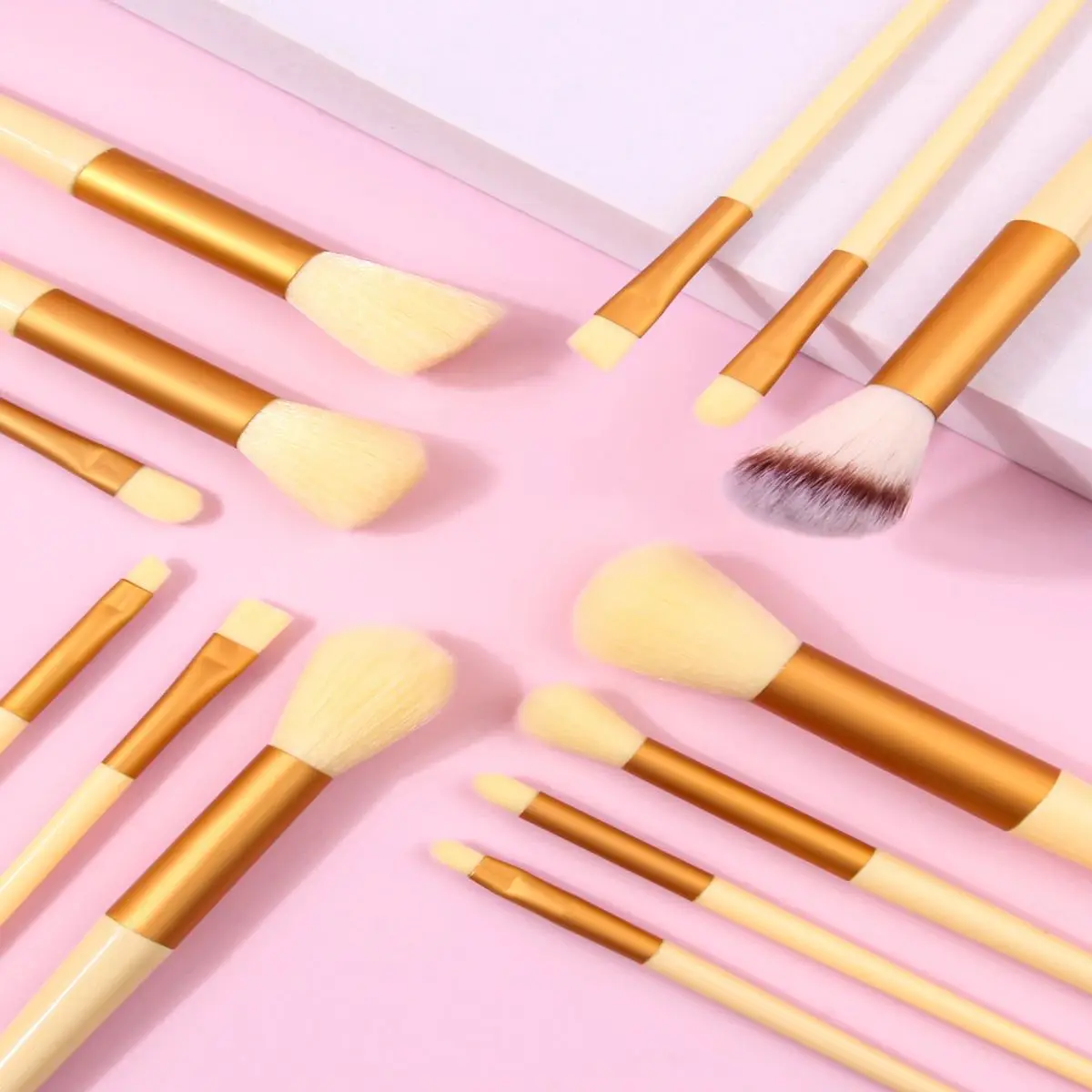 13pcs yellow makeup brush set, flannelette bag, portable eye shadow set, powder brush tool+soft, dry and wet makeup egg