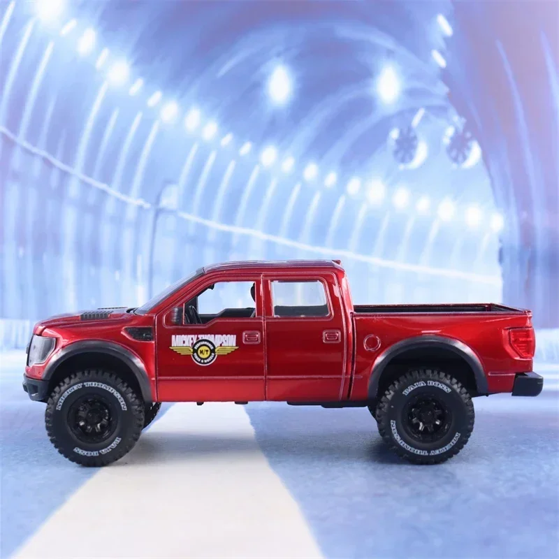 1:24 2011 Ford F-150 SVT RAPTOR High Simulation Diecast Metal Alloy Model Car for Children Gift Collection J313