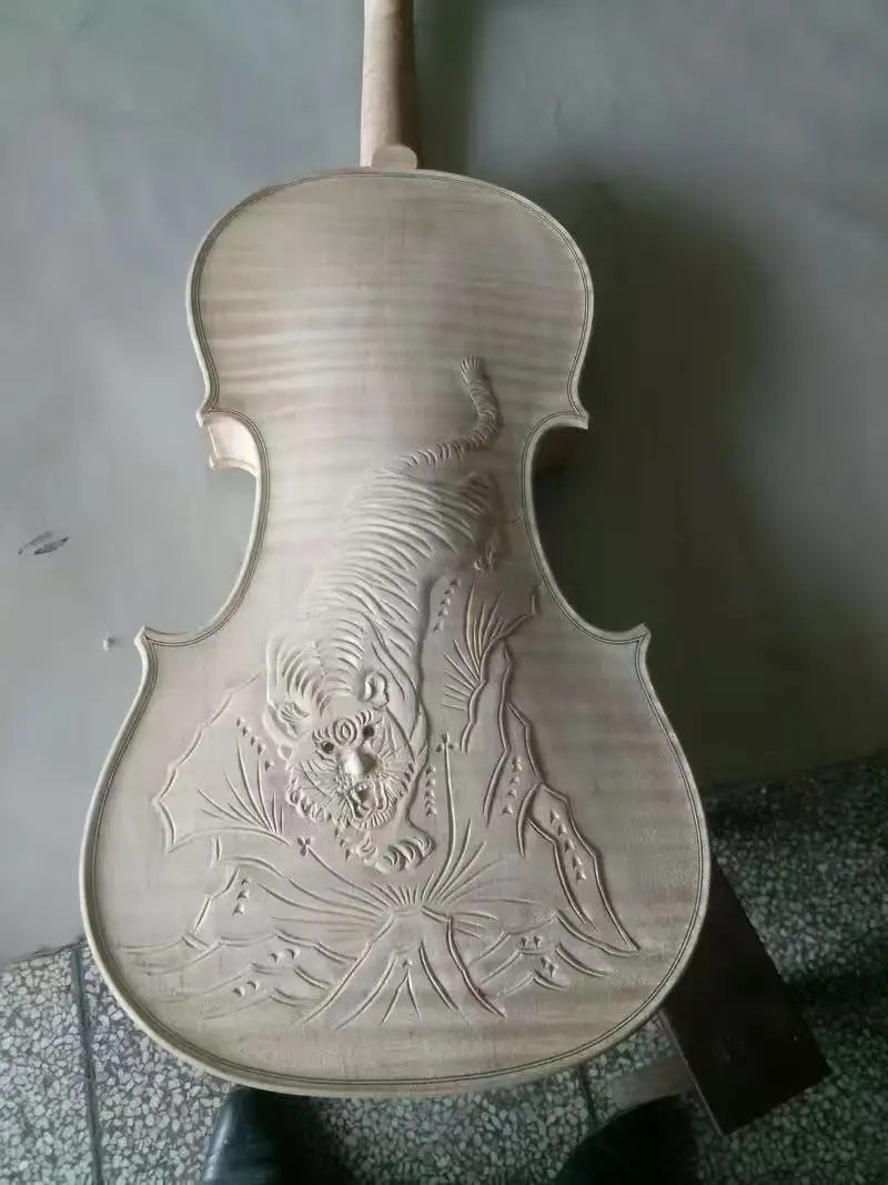 

A 4/4 handcrafted maple neck violin, featuring various European-style carved patterns. Options available.