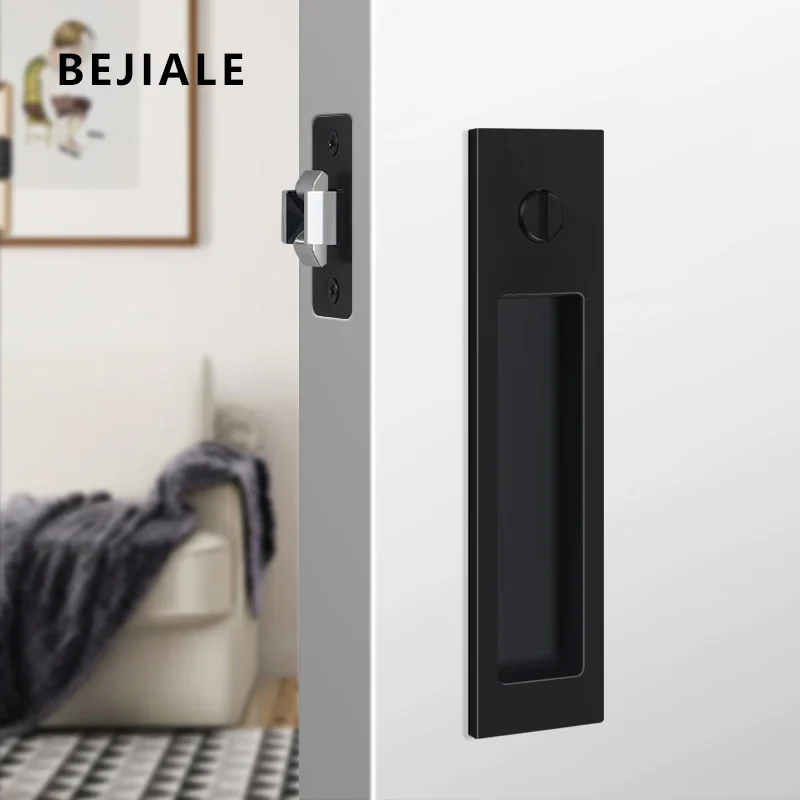 Niewidoczny zamek do drzwi przesuwnych Ukryty otwór na klucz Wewnętrzna łazienka Zamek do drzwi przesuwnych Kuchnia Łazienka Pokój Drewniane drzwi Podwójny zamek hakowy