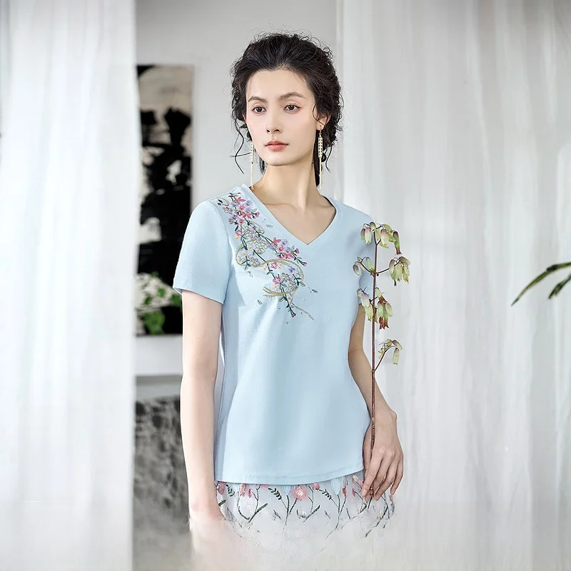 

Ele Embroidered V-Ne ort Sve T-irt Women's Faion Vintage Sle Cotton Top for Summer Season Straight Cut Fit