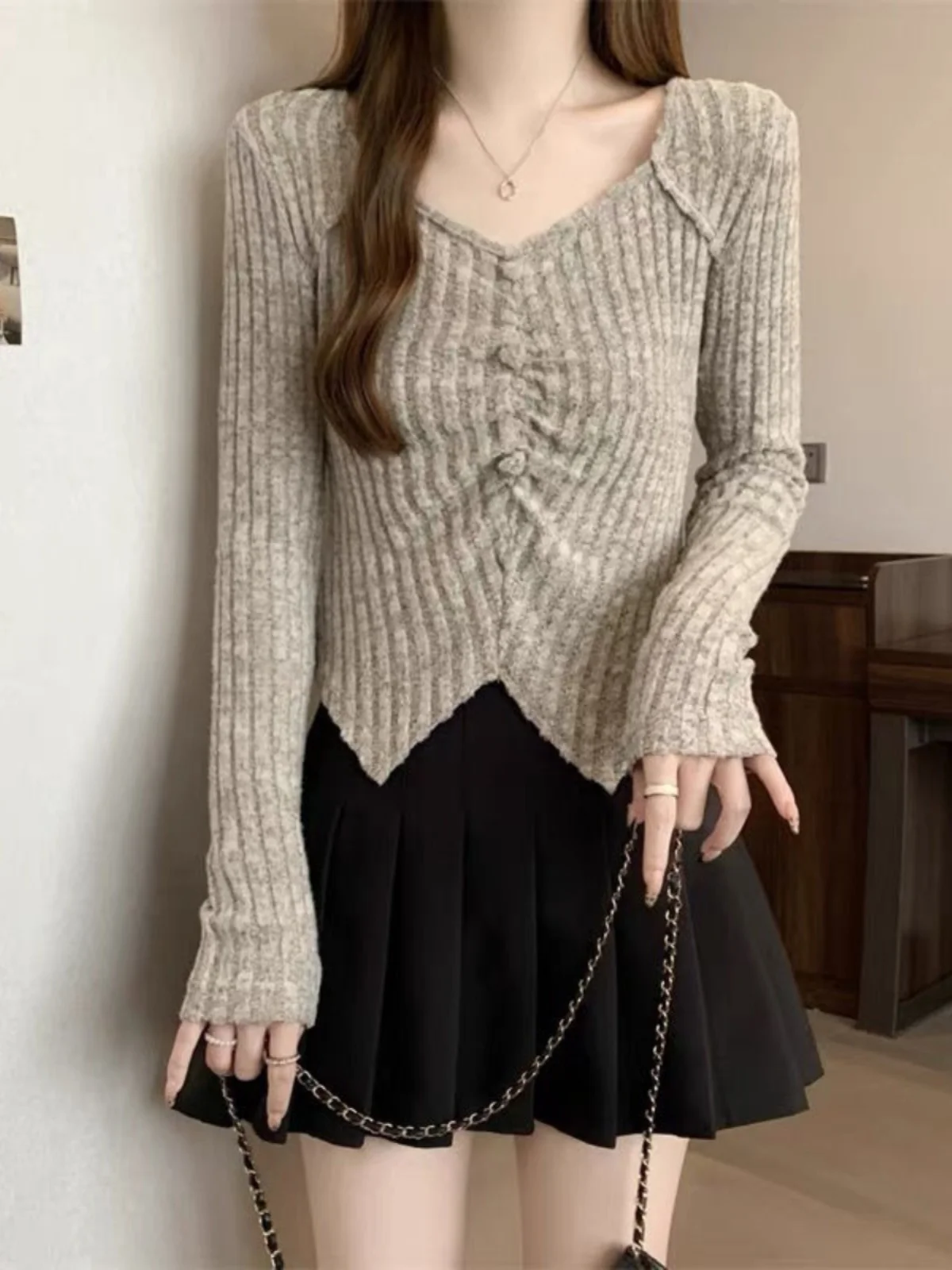 

Pure Desire Knitted Long Sve T-irt Women's Early Autumn Asymmetrical Design Pleated Slimming Versatile Slimming Top