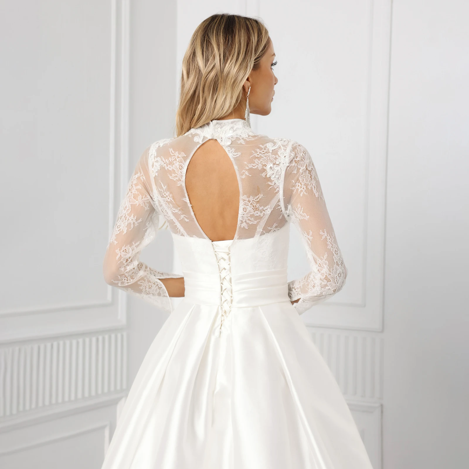 Long Sleeve Open Back Elegant Wedding Dress Lace A-Line Bridal Wedding Dress with Small Train Bridesmaid Wedding Dress