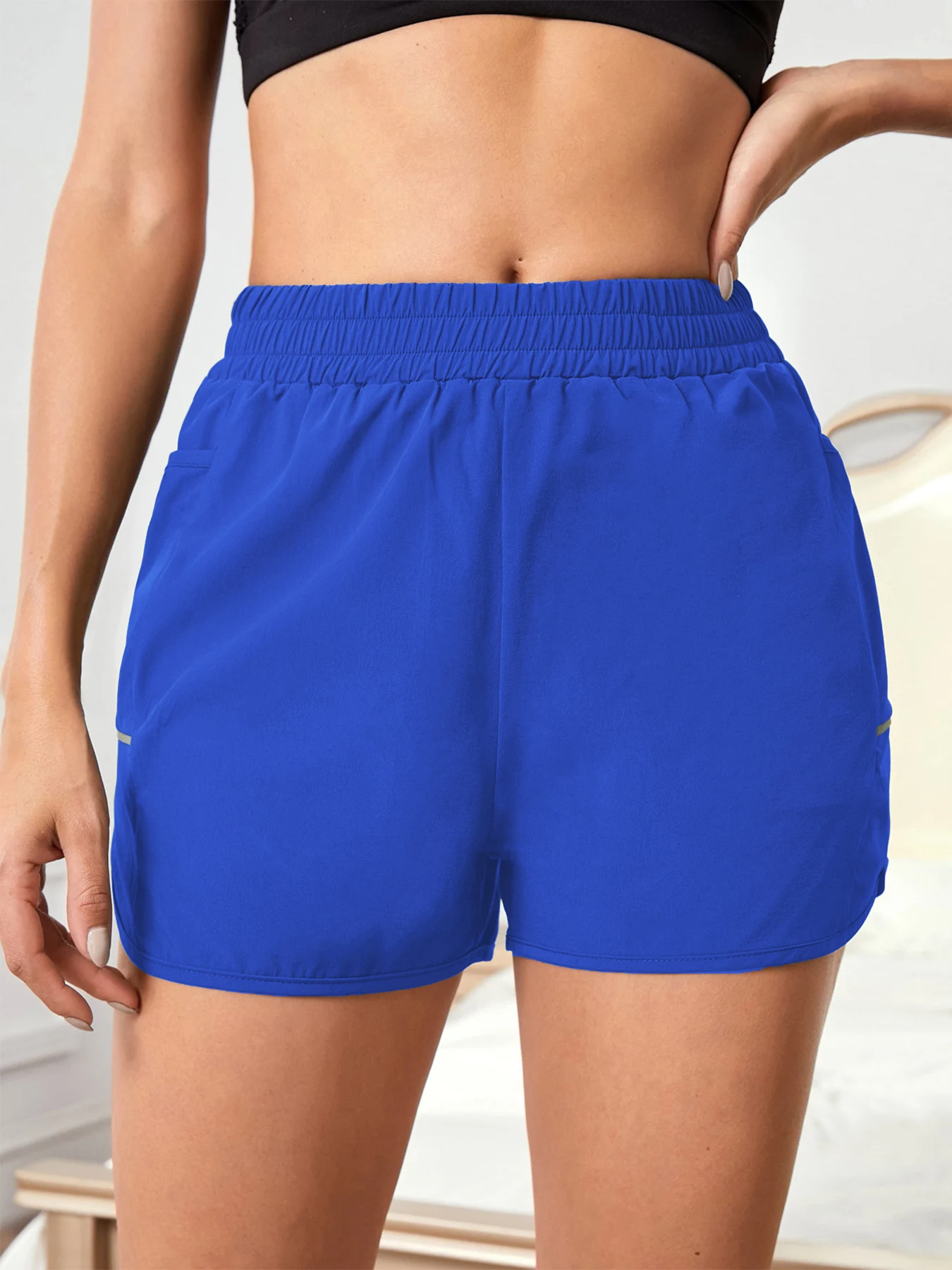 Neue Damen-Shorts mit Handytasche, elastischem Bund, Sportgürtel, reflektierenden Streifen, lässige, modische Sportshorts. – Detail 16