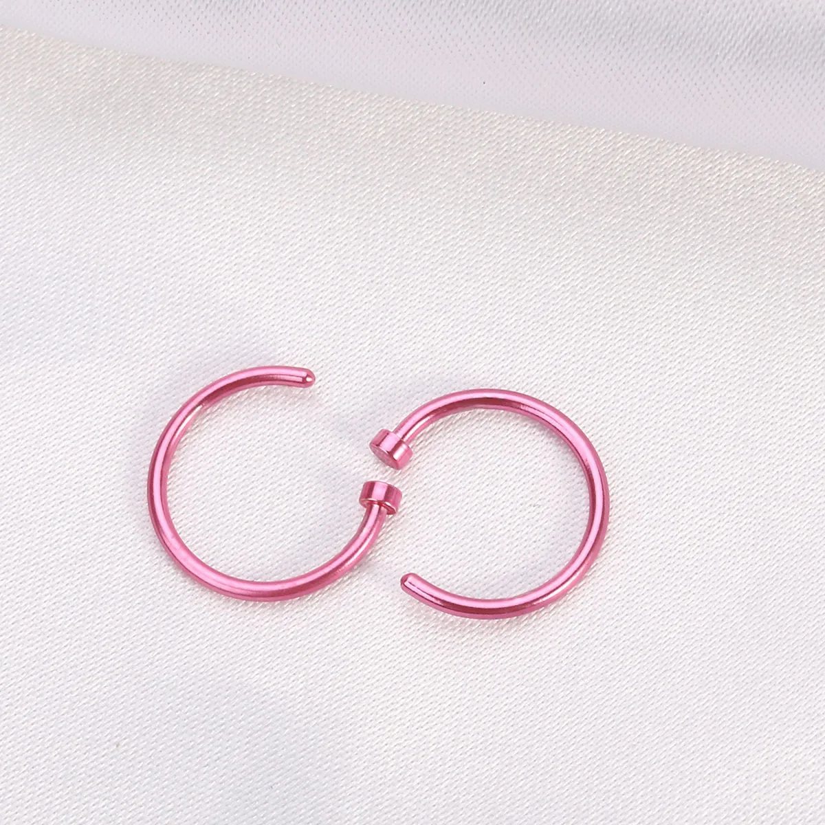 2 قطعة التيتانيوم الصلب الأنف الدائري 10 مللي متر الوردي C-شكل المفتوحة هوب الجراحية الصف غير سامة مريحة للجنسين ارتداء اليومي مجوهرات ل #1