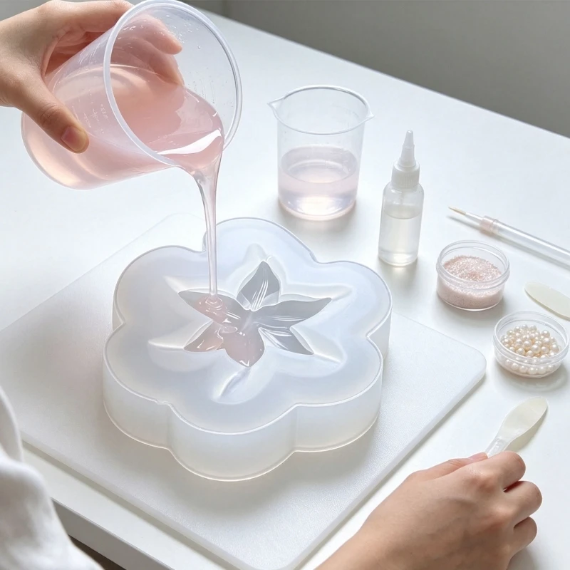 Handmade Flower Pendant Mold in Flexible Silicone, Floral Casting Mold for Resin Charms, Wax Pieces, Plaster Display E0BF