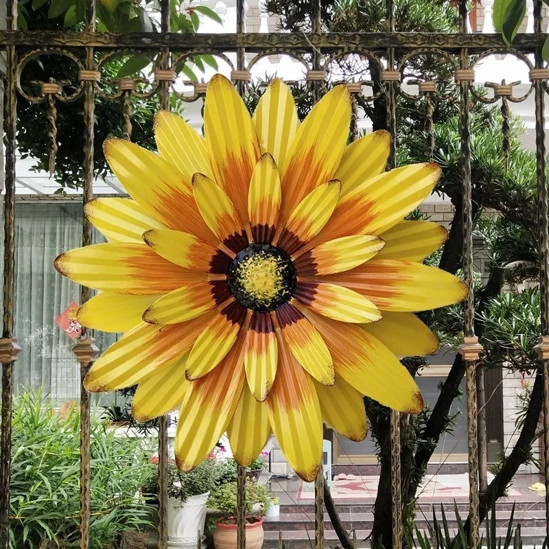 Adorno metálico de pared 3D – Flor margarita para exterior - imagen 2