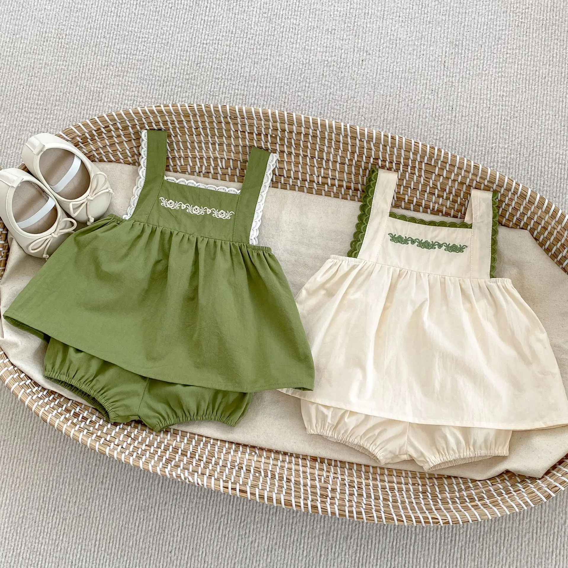

Summer New Suspender Shorts Two-piece Set Girls Small Fresh Lace Sleeveless Doll Shirt Set