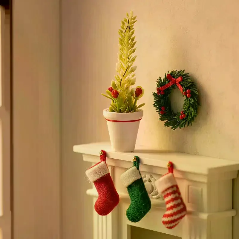 Mini Christmas Potted Tree Model 1/12 Artificial Plant Ornament for Miniature Cake Scene Dollhouse Xmas Decor