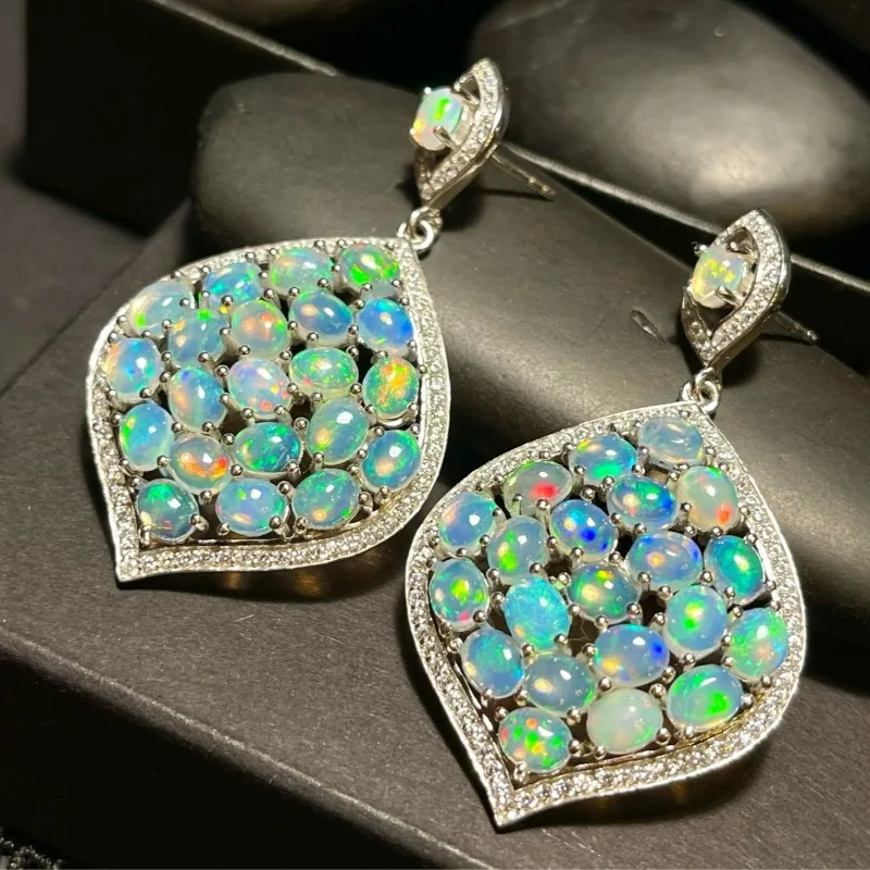 Elegante synthetische Regenbogen-Opal-Tropfenohrringe für Damen, modische, funkelnde Hängeohrringe, charmanter, temperamentvoller Schmuck – Detail 3