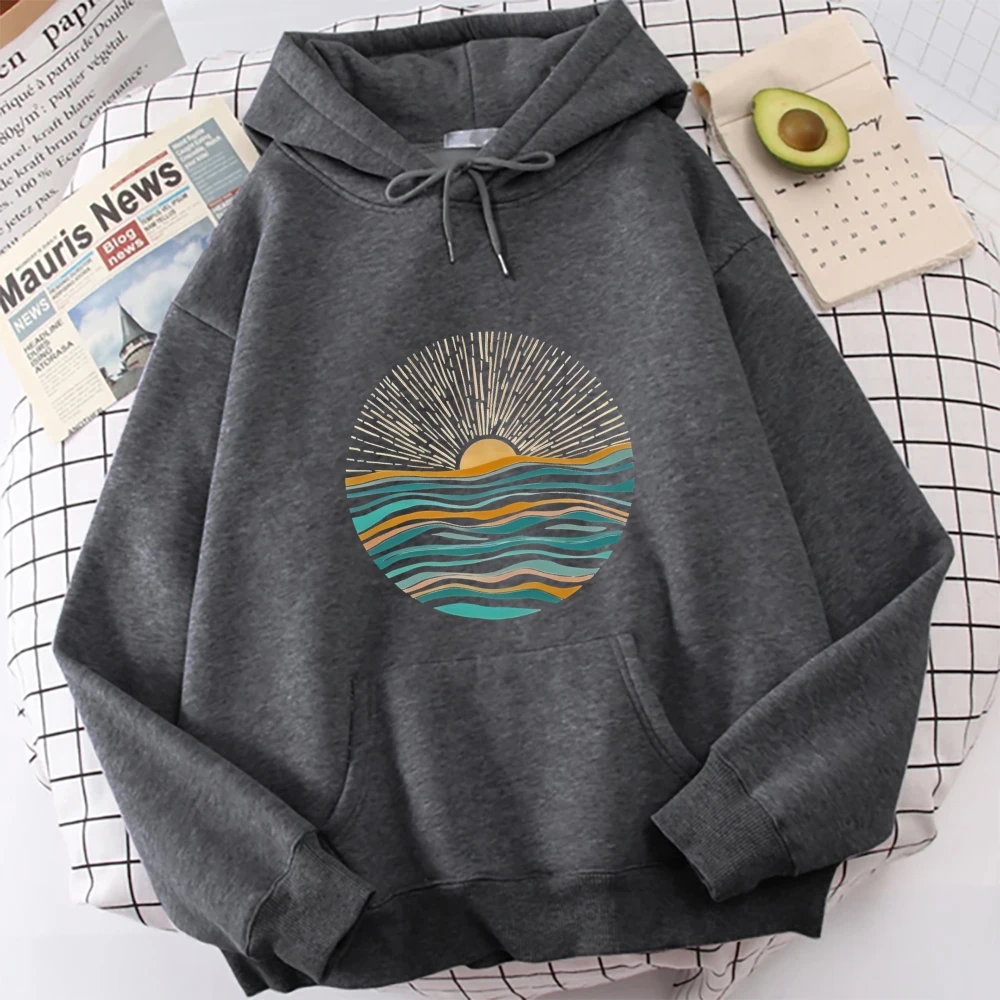 Hoodie Grafis Gelombang Sunburst Desain Pesisir Retro Pakaian Atasan Trendi Seni Unik Nyaman Lengan Panjang Longgar Kasual Bergaya