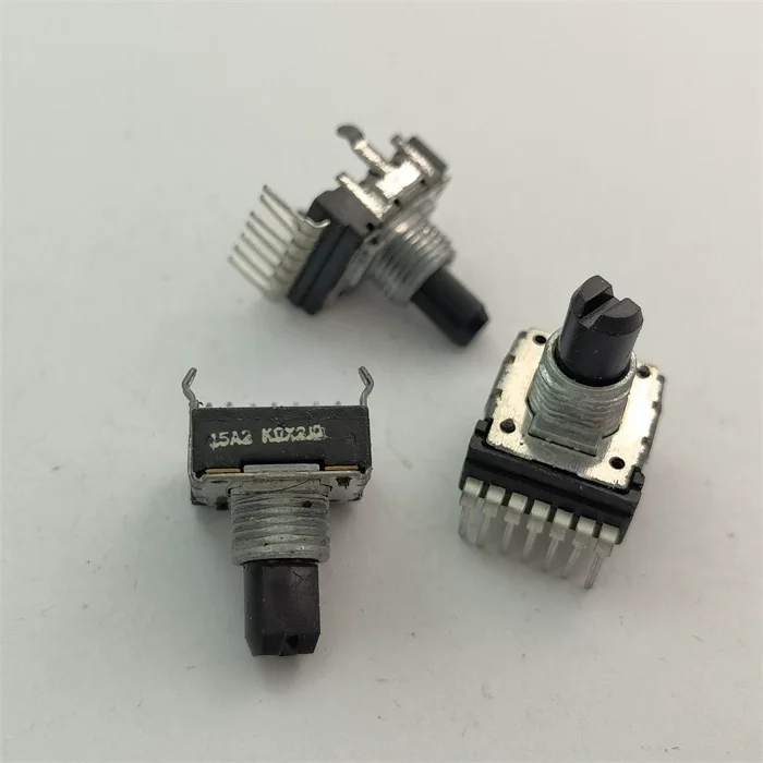 Original new 100% 142 Type vertical duplex potentiometer 15A2K A2K handle with thread length 13MMF 7pin (SWITCH)