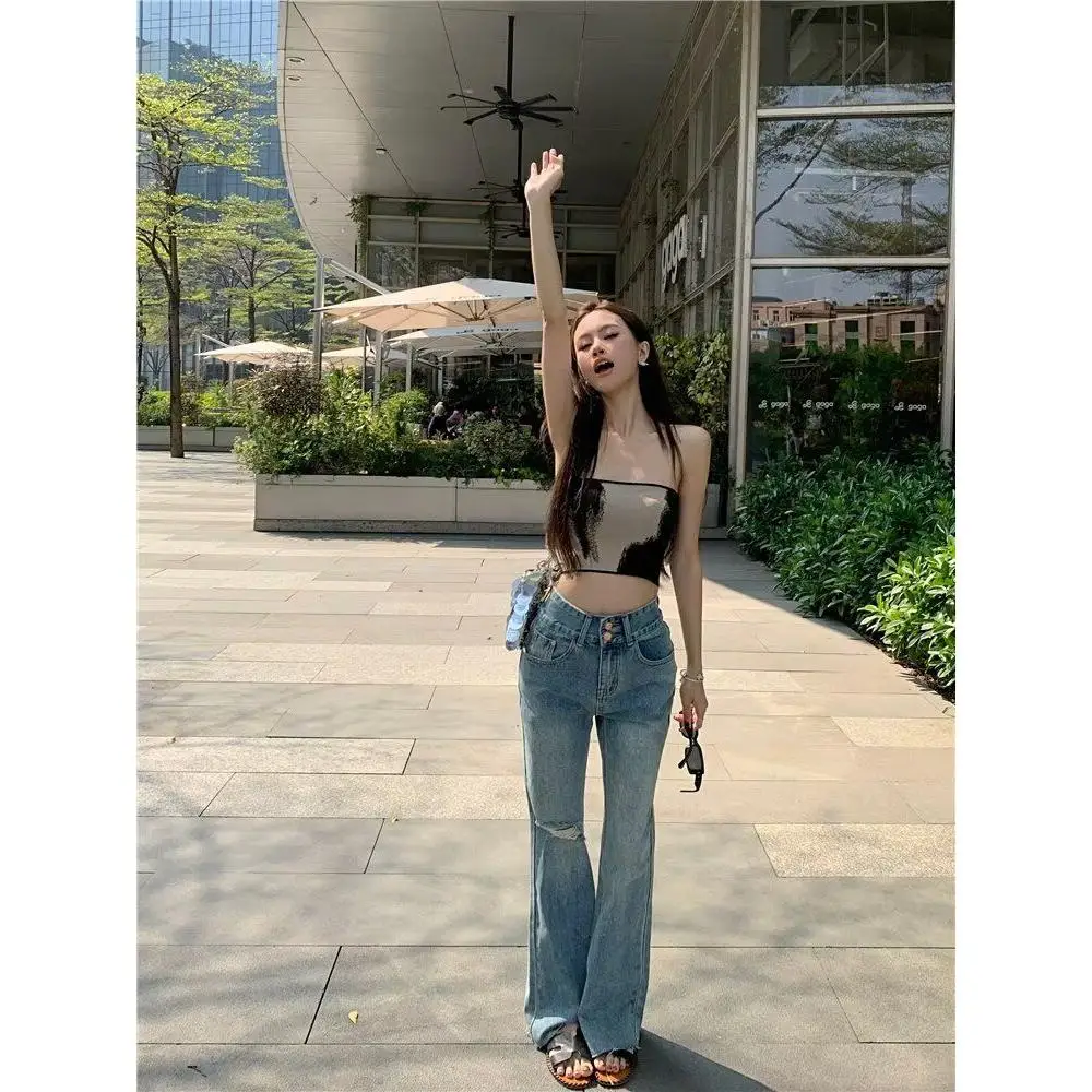 

Джинсы женские с низкой посадкой, рваные, светло-голубые, расклешенные, повседневные, удобные, из смесового хлопка и полиэстера, длинные брюки