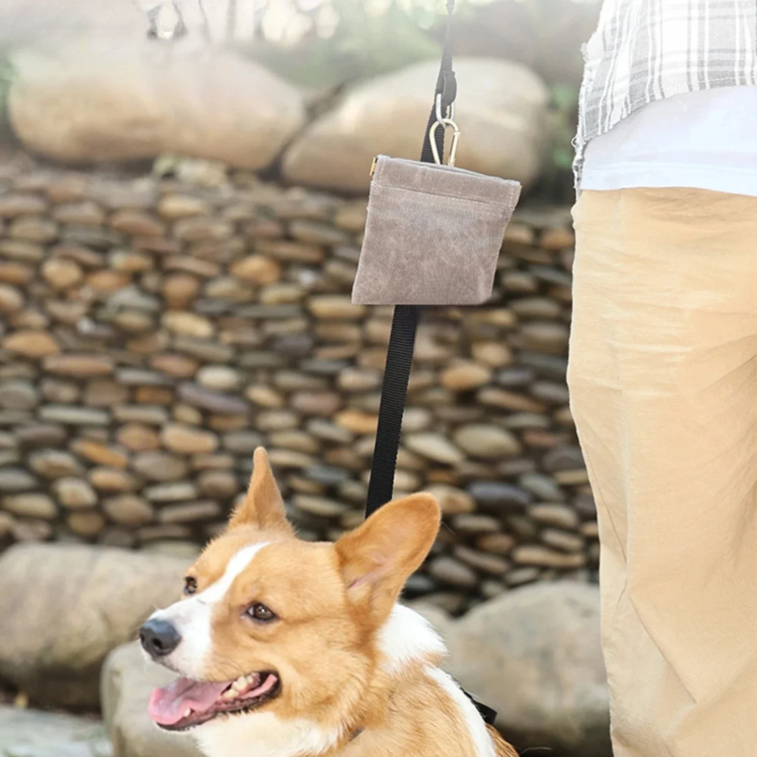 Stylish, Convenient, and Practical Premium Portable Pet Treat Bag for Puppy Training on the Go - Hands-free Easy Snack Pocket wi