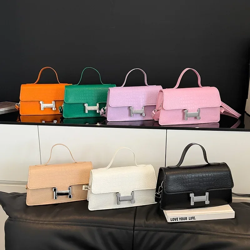 

2025 Women's Square Crossbody Bag Croc-Embossed Clasp Purse with Adjustable Chain, Chic Mini Shoulder Bag for Daily All-Match