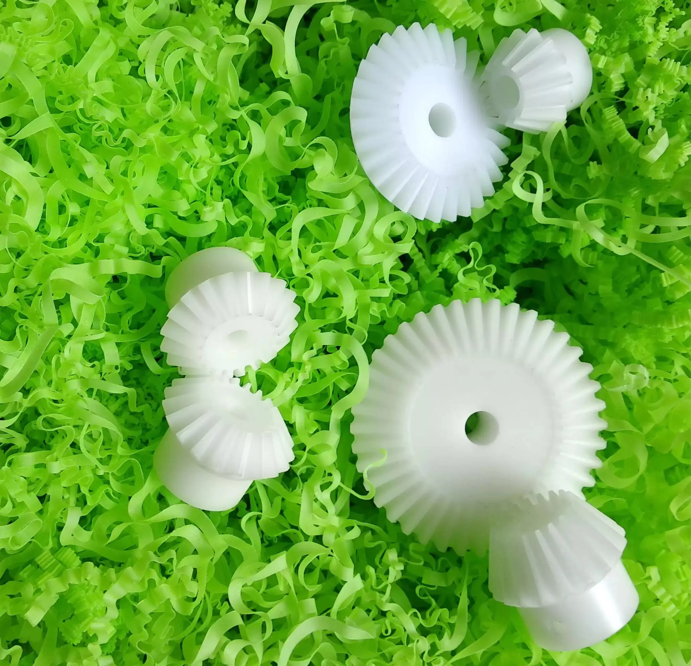 

1 модуль, 15 зубов: 15 зубов, 20 зубов: 20 зубов, 30 зубов: 30 зубов, 15 зубов: 45 зубов POM, комплект пластиковых конических шестерен, передаточное число 1:1, 90 градусов