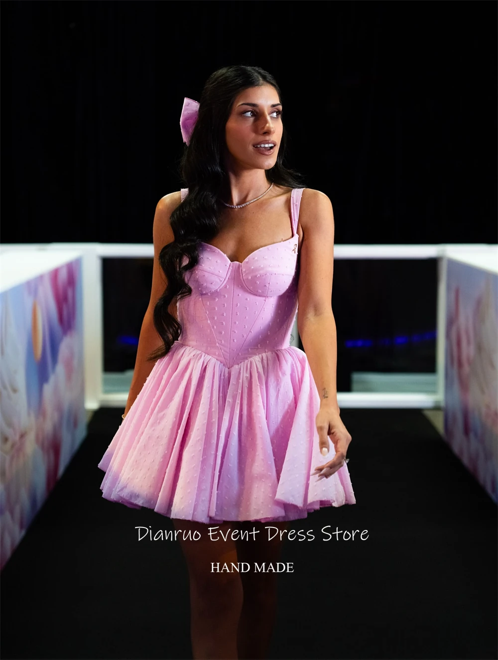 Dianruo Flirty السباغيتي الأشرطة فساتين لحضور الحفلات الموسيقية مطوي الحبيب فستان العودة للوطن الوردي ألف خط منتفخ فستان عيد ميلاد مخصص