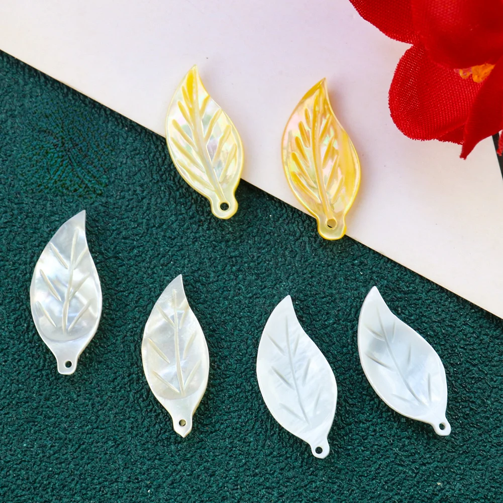 2pcs Natural Shells Mother of Pearl Leaf-shaped Pendants DIY Chic Necklace Accessories Material Components Suspension Charms