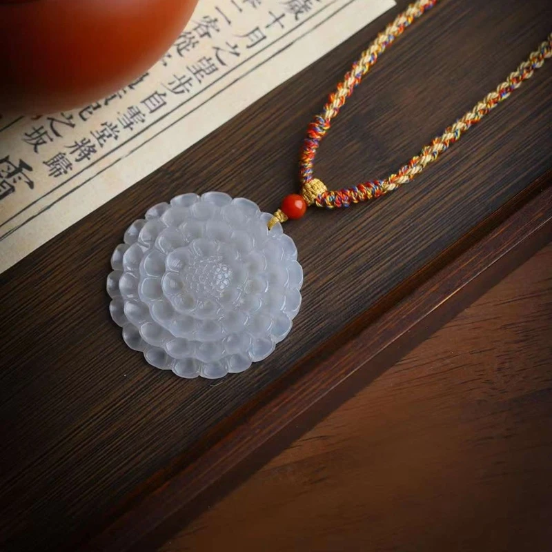 

Natural Hotan Qinghai Old Material Smoky Purple Jade Flower Pendant