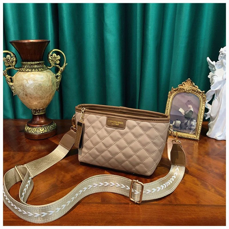 

Модная модная простая женская сумка через плечо с минималистичным винтажным кожаным дизайном, уникальный повседневный логотип с буквенным принтом