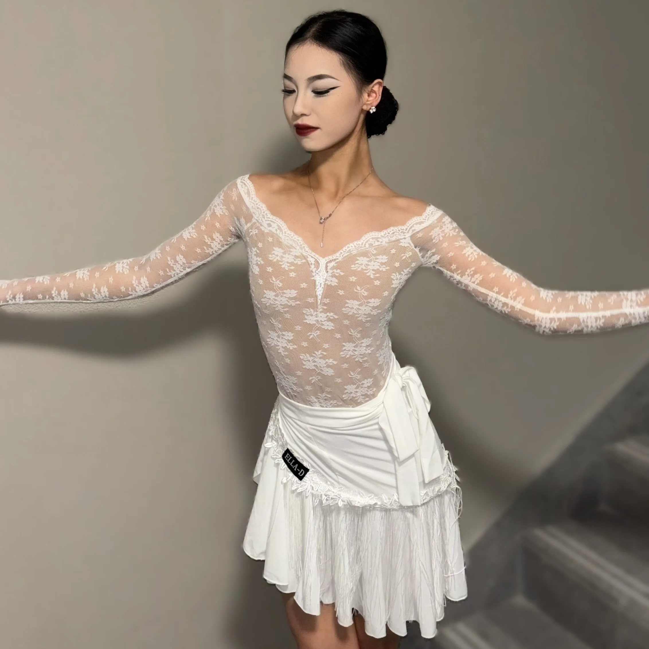 tenue-de-danse-cha-cha-rumba-pour-adultes-2026-–-hauts-en-dentelle-jupe-a-franges-manches-longues-–-vetements-d'entrainement-pour-femmes-–-robes-latines-ss1456