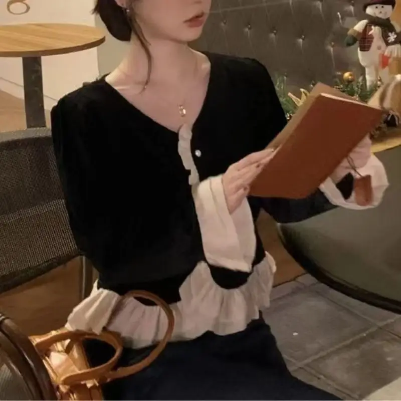 

Бархатный женский винтажный топ с рюшами больших размеров, топ с открытыми плечами и пуговицами, длинный све, обычная длина, чистый цвет TT611