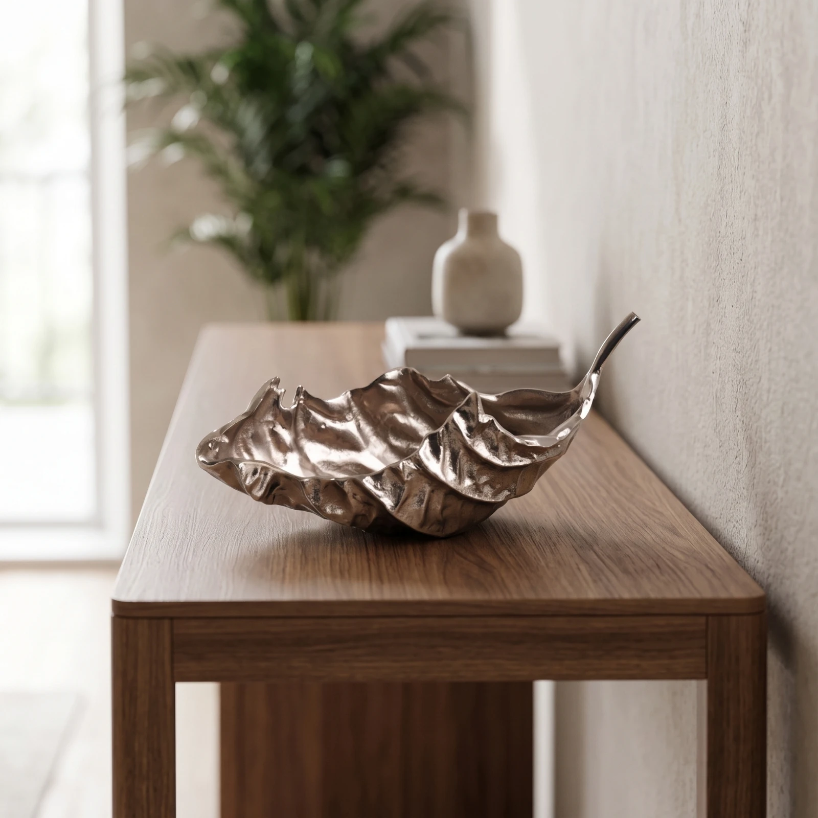 Leaf Tray Hammered Elongated Tray Centerpiece Bowl Metallic-Finish Serving Platter Sculptural for Tabletop, Dining Table