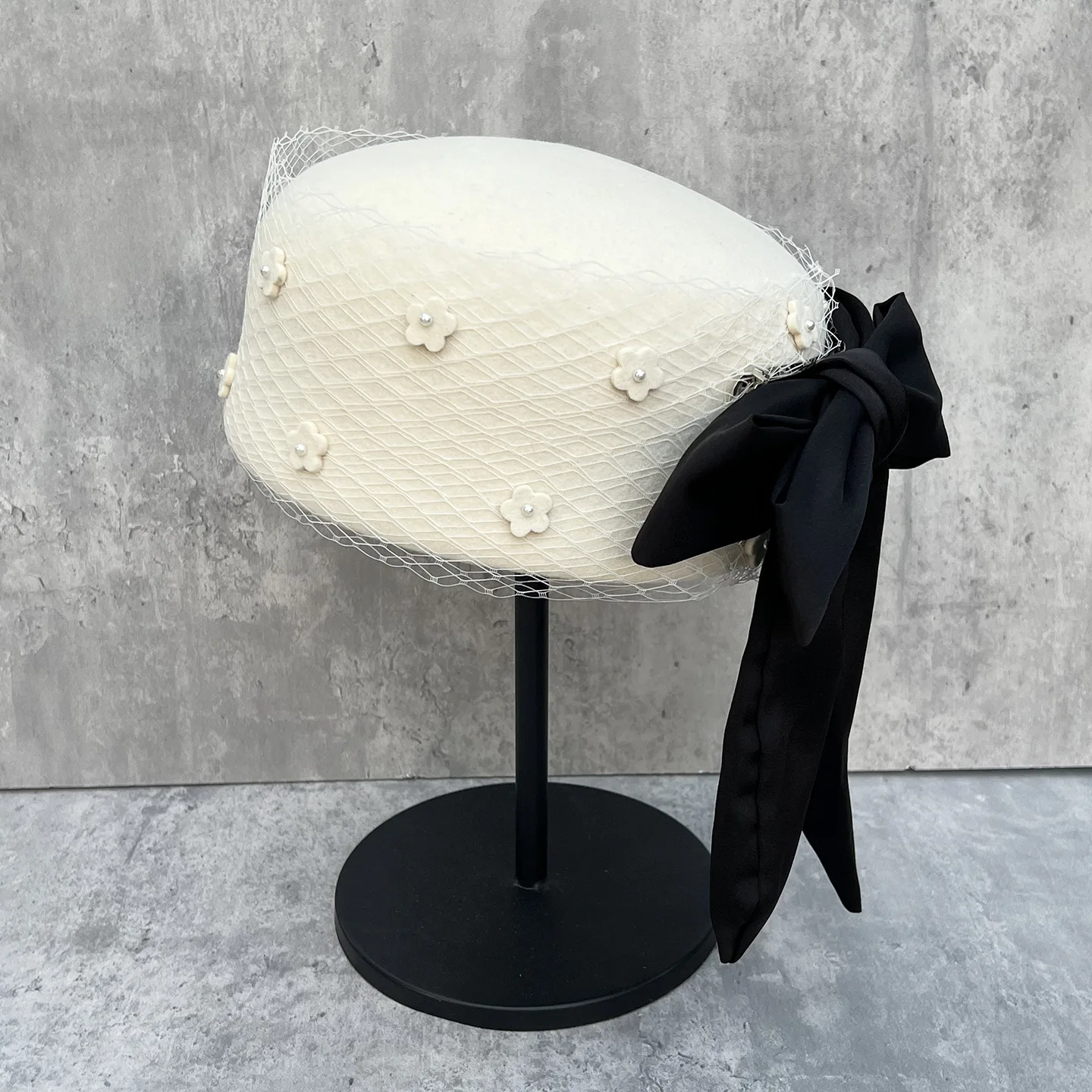 french-vintage-woolen-beret-hat-women's-autumn-winter-fashion-small-face-effect-butterfly-knot-tulle-hat-luxury-stewardess-cap