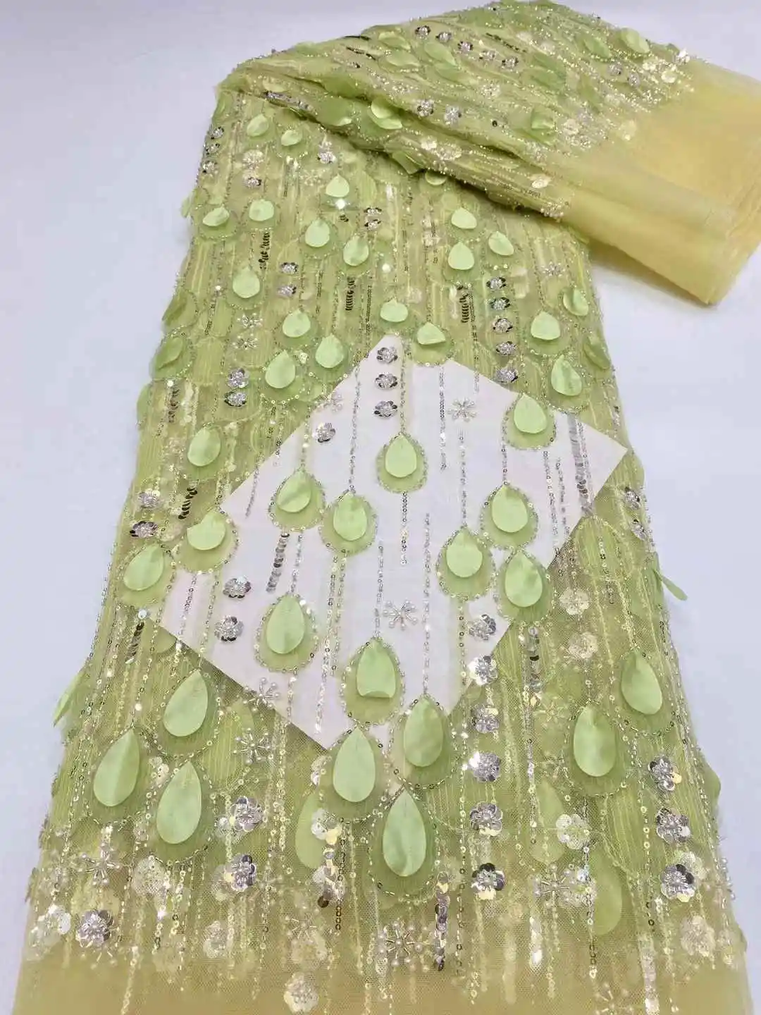 아프리카 메쉬 레이스 원단 나이지리아 비즈 레이스 원단 스팽글 2025 고품질 프랑스 나이지리아 레이스 드레스 여성 파티 웨딩용