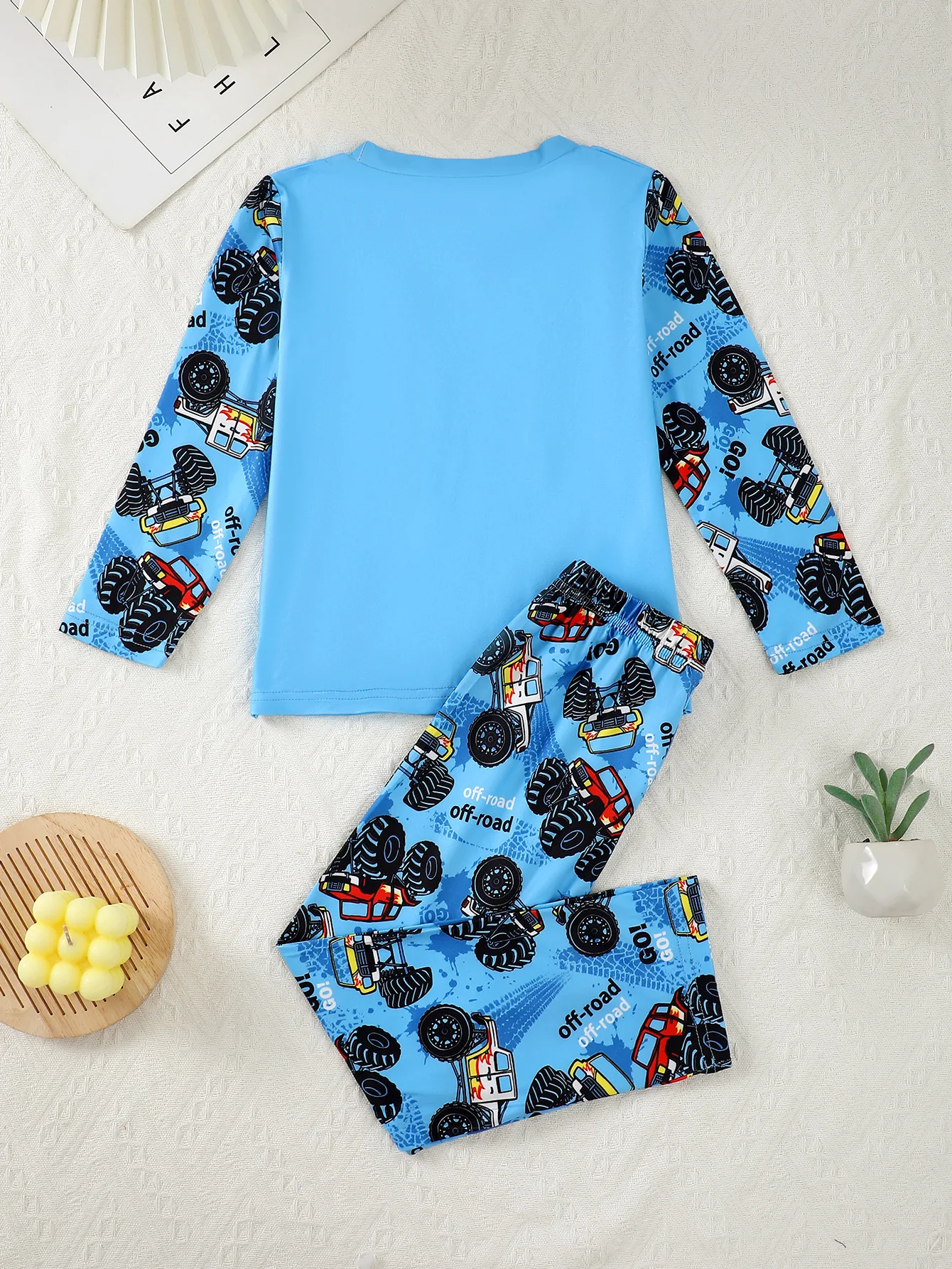 4-7 Year Old Boys' Spring and Autumn Long-Sleeve Set, Cute Monster Off-Road Vehicle Cartoon Print, Round Neck Long-Sleeve Top and Pants, Children's Casual Outing Two-Piece Set, Playful and Stylish Inner Wear Set for Toddlers