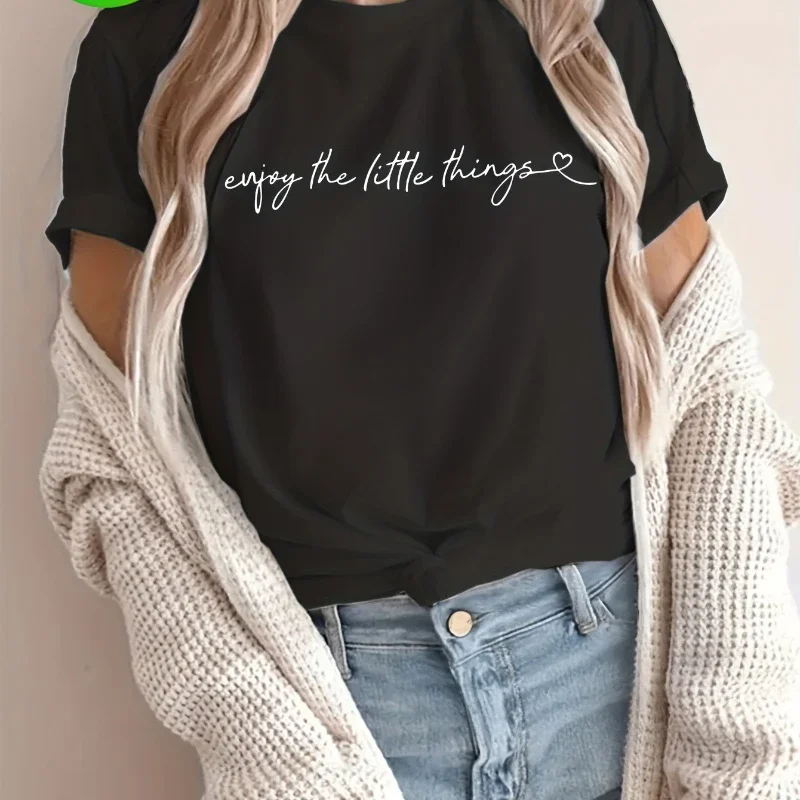 T-Shirt à manches courtes grande taille pour femmes avec imprimé «Enjoy The Little Things » - Noir avec lettrage cursif blanc T-shirts pour dames