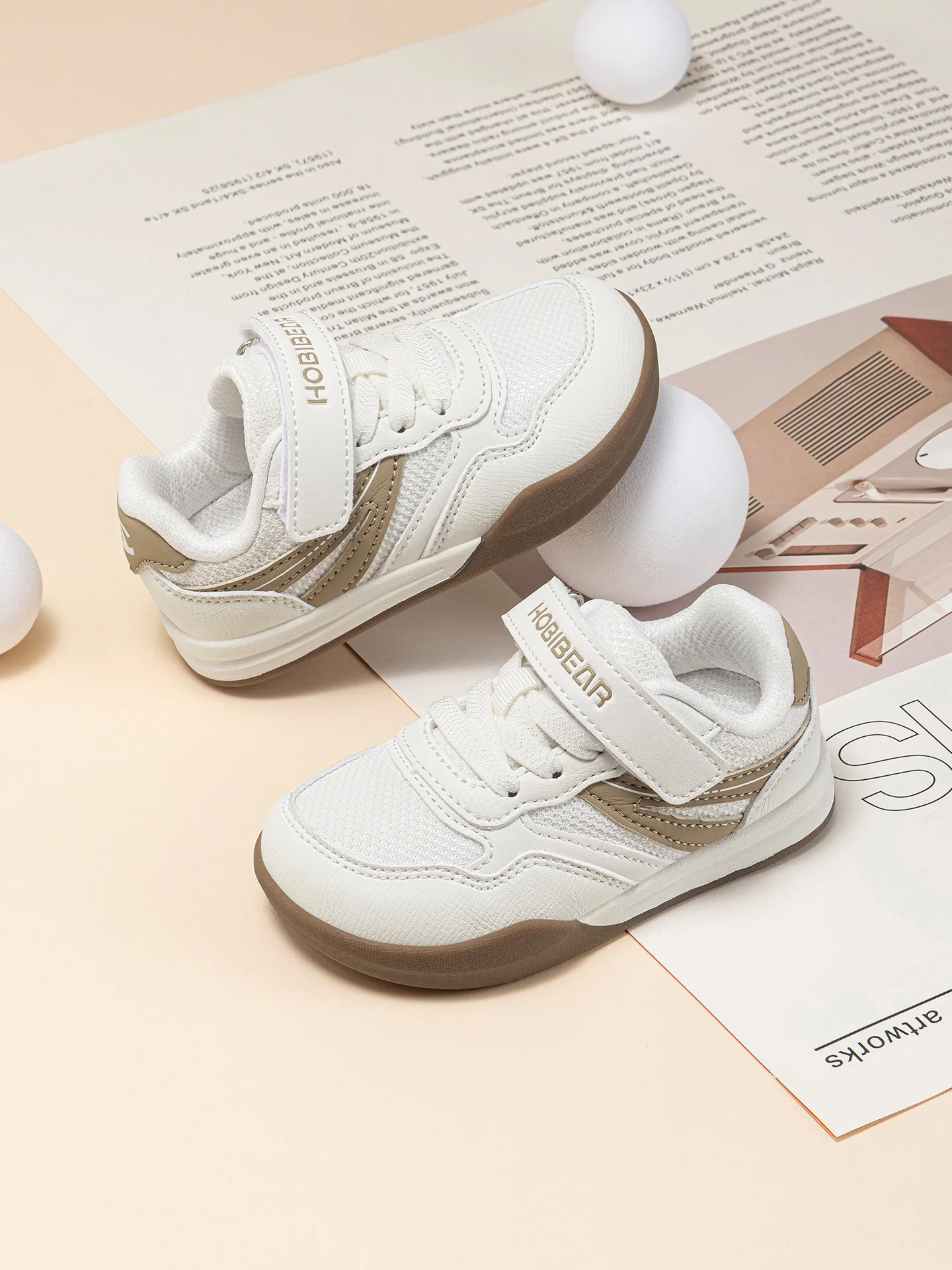 HOBIBEAR Kleinkinder-Sneaker mit breiter Passform, Klettverschluss, minimalistischer Sneaker aus Kunstleder und Mesh-Patchwork – Detail 15