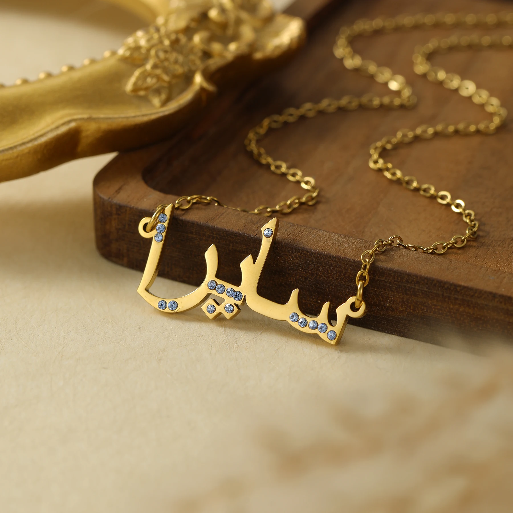 

Custom Arabic Name with Blue Diamond 18K Gold Plated Crystal Jewelry Personalized Muslim Necklace Eid Gift for Girlfriend Choker