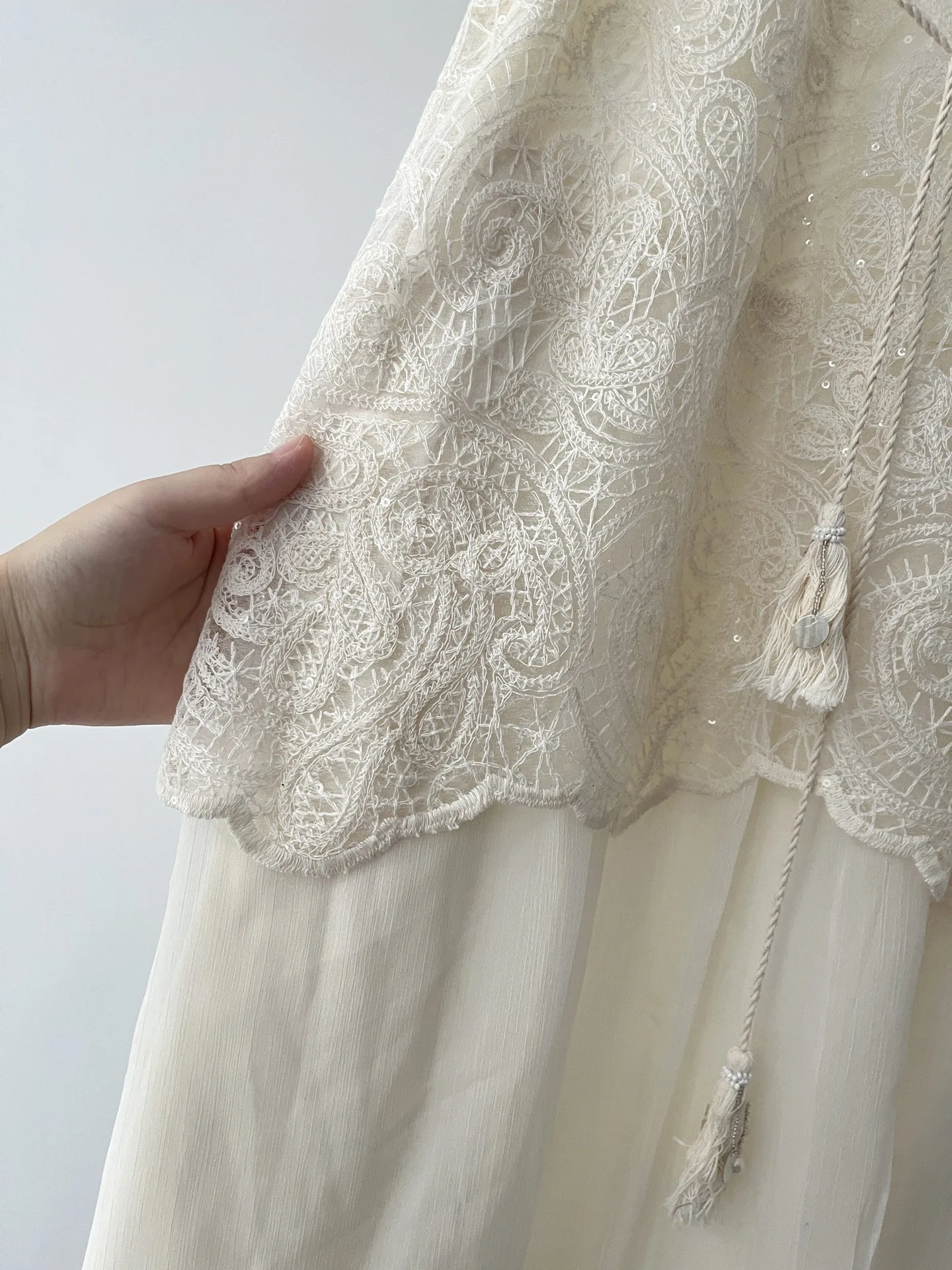 Elegancka sukienka damska letnia z koronką w stylu francuskim, imitacja dwuczęściowej, podkreślająca talię, 51c-1082