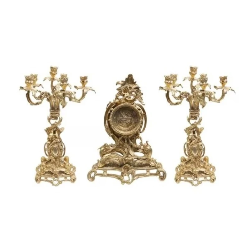 مجموعة جرس وشمعدان من البرونز العتيق، تشطيبات عتيقة رائعة، تصميم زخرفي عتيق، داخلي كلاسيكي فاخر