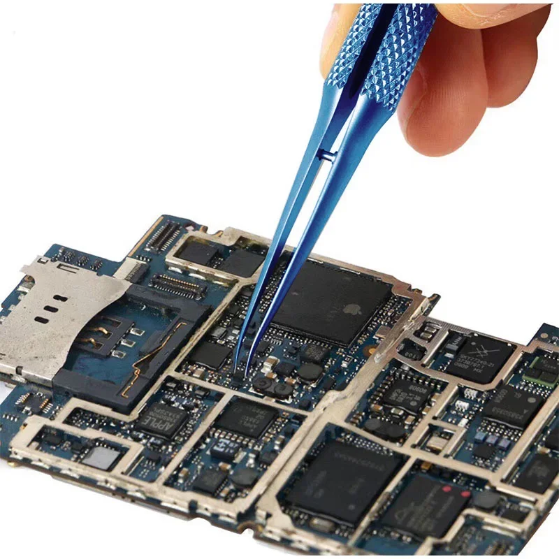 Professionelle Elektronik-Reparaturpinzette aus Titanlegierung, antistatisch, mit feiner Spitze für die Handhabung von SMD-Leiterplatten.