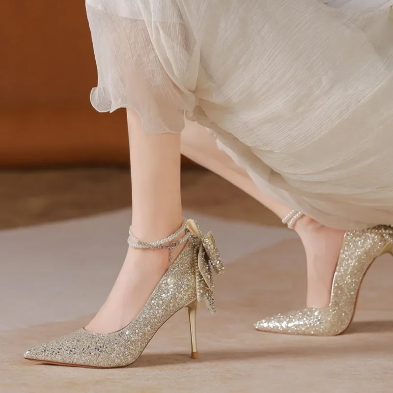 Zapatos de tacón lujosos con lazo de diamantes de imitación para mujer, cadena de perlas y lentejuelas, tacones altos cómodos, zapatos de fiesta y boda, otoño 2024