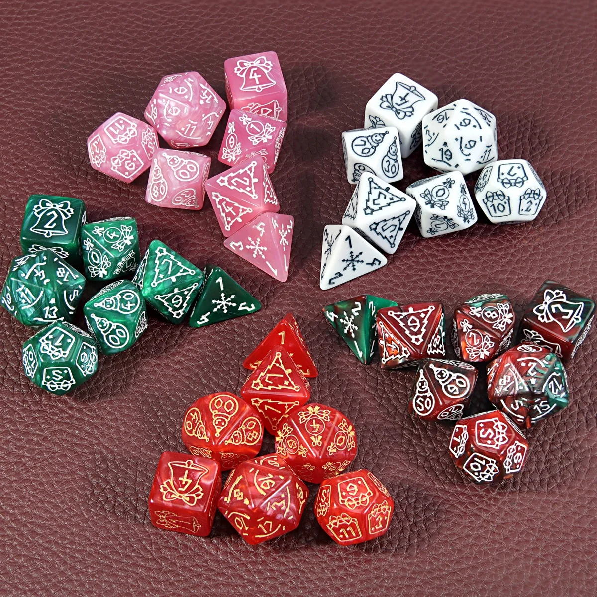 7pcs Christmas Themed Dice, Acrylic Dice, Essential for Board Games for Dungeon Games, Perfect Gift for DND Players
