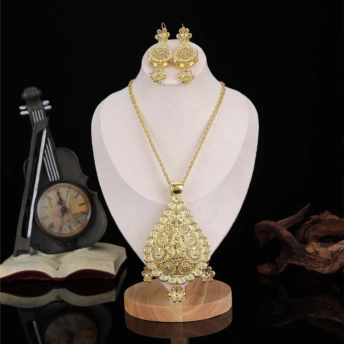 

Algerian Style Double Pendant Necklace Two-Piece Court Carved Metal Fringe Design Jewelry Necklace Earrings
