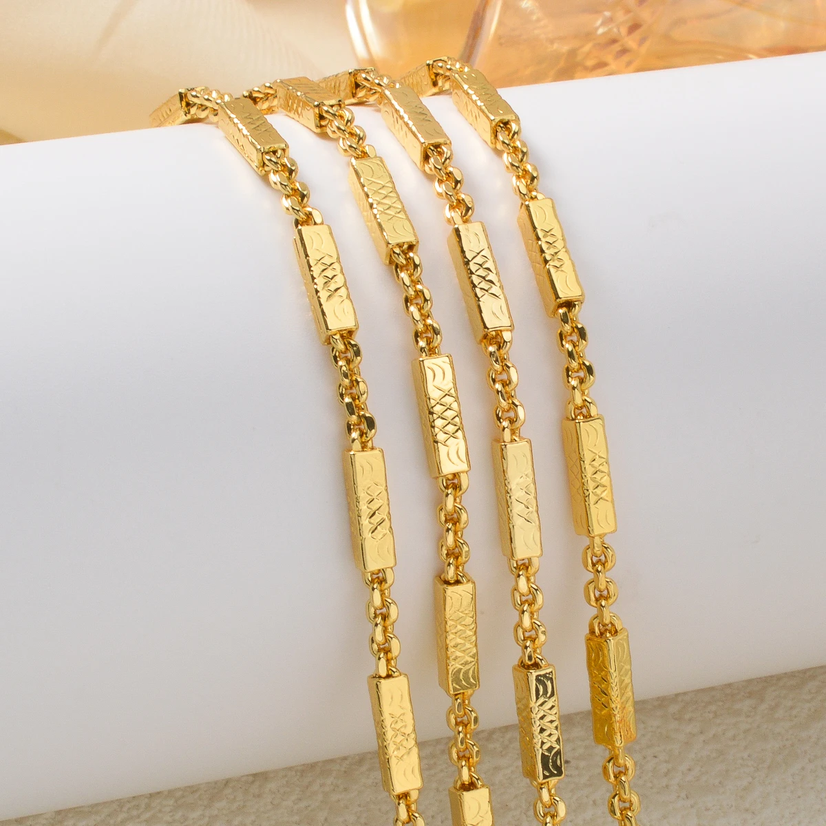 

Женское прямоугольное колье с позолотой 18 карат, изящная многослойная цепочка, модное эффектное украшение для повседневной носки и особых случаев