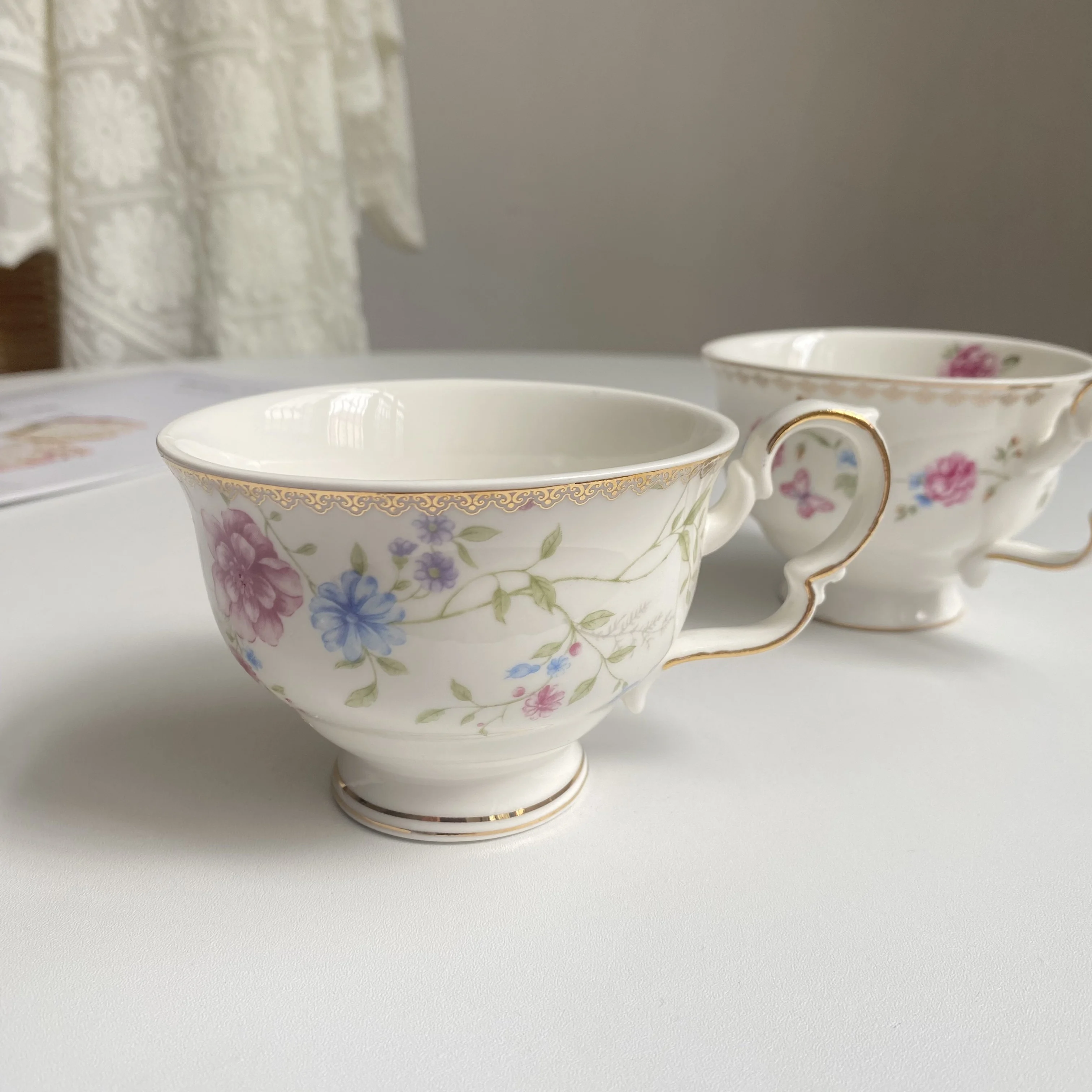 

Керамическая кофейная чашка, одинарная чашка, маленькая чашка для чая с цветочным рисунком и золотой росписью, послеобеденный чай, чашка для черного чая, бытовая чашка для воды