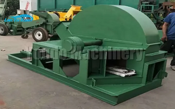 Peiqi السعر المنخفض سجل عمودي صغير الأخشاب النفايات الأثاث الخشبي فرع كسارة الحبوب آلة سحق الخشب لصنع نشارة الخشب و P