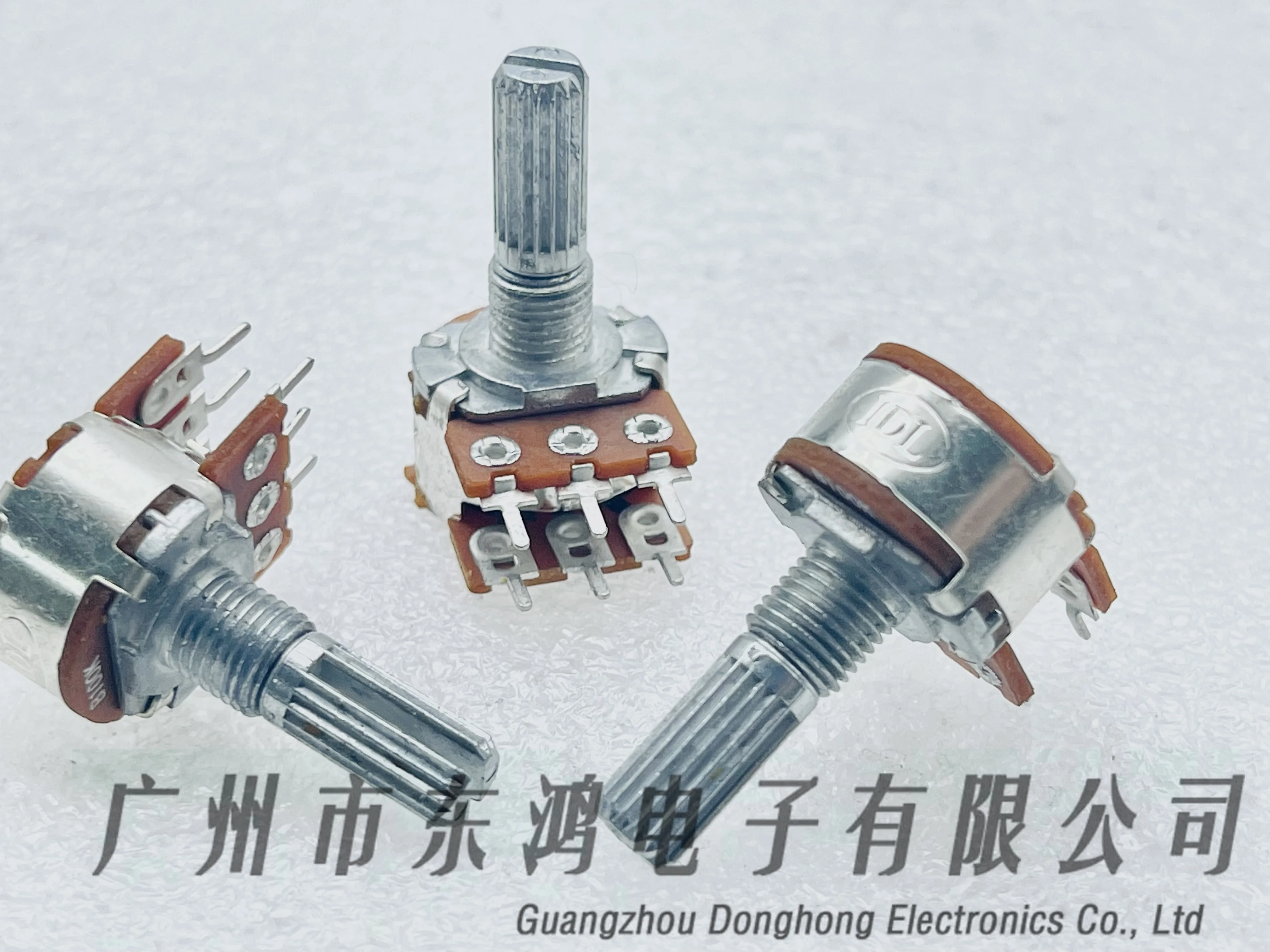 1pcs High quality RK16 double B100k with center position amplifier volume adjustment shaft length of 20mm